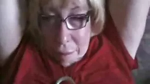 بذيئة صغيرة مع حجر اللبلاب المغري من ملوك سكس بورنو سوري الواقع